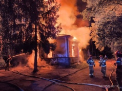 Pożar budynku starego szpitala w Ząbkach