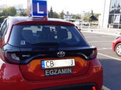 Zaostrzone zasady egzaminu na prawo jazdy już obowiązują. Egzaminator uspokaja