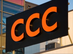 Letnie buciki idealne na większą stopę już na wyprzedaży CCC. Wysmukla i pomniejsza też model Jana