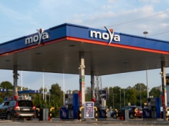Jedna z największych w Polsce sieci stacji paliw obniża ceny. Skorzystają też posiadacze elektryków