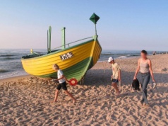 Taki obrazek na plaży sprawia, że ręce mi opadają. Rodzice nie wstydzą się pokazywać tego dzieciom