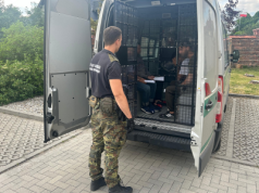 Obywatel Ukrainy pomagał Afgańczykom i Pakistańczykom w usiłowaniu nielegalnego przekroczenia polsko-niemieckiej granicy.