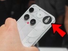 Widziałem Nothing Phone'a (3). Ma przezroczystą obudowę i dwa ekrany