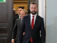 W Koalicji 15 października coraz częściej mówi się o jednym scenariuszu. Ale dla Hołowni to może być trudne