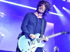 Foo Fighters zaskakują fanów nowym utworem. Jest to 80-sekundowy cover nagrany na przestrzeni 30 lat