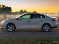 Używany Renault Fluence czy Peugeot 407? Porównanie cen i funkcjonalności