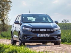 3 wersje Dacii Sandero, które warto wziąć pod uwagę przy zakupie. Oszczędność kontra komfort