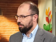 TYLKO U NAS. Szczucki o Bodnarze: Skompromitował się