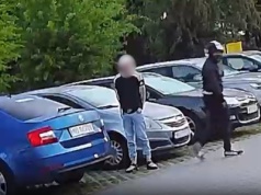 Olsztyn. Uderzył młotkiem w skodę i uciekł. 