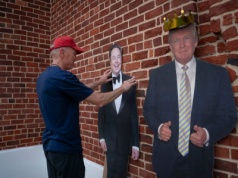 Donald Trump zapowiedział, że „przyjrzy się” sprawie deportacji Elona Muska do RPA. „Nie powinien grać ze mną w tę grę”