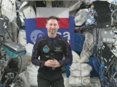 Dwie rozmowy na żywo z polskim astronautą - uczniowie i rząd
