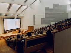 Po jakich studiach zarobisz najwięcej? Ranking najlepszych kierunków studiów i polskich uczelni ELA
