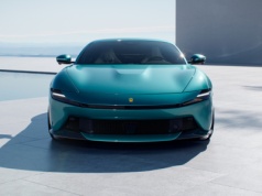 Ferrari prezentuje Amalfi – 631 wierzgających rumaków i duch Enzo w designie
