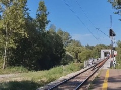 Groza na kolejowym moście. Grupa nastolatków uciekała przed pociągiem