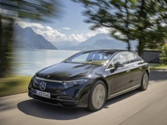 Futurystyczny styl Mercedesa EQS szkodzi sprzedaży. 