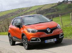 Renault Captur, czy Peugeot 2008? Porównanie 10-letnich miejskich crossoverów