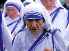 Święta hipokryzja. Matka Teresa z Kalkuty, zamiast walczyć z biedą, tylko ją utrwalała