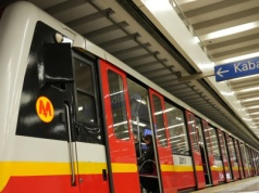 Pierwsza linia metra wraca na trasę. Jest komunikat Trzaskowskiego