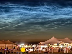 Niezwykłe zjawisko na Open'er Festival. Obłoki srebrzyste nad lotniskiem w Gdyni [ZDJĘCIA]