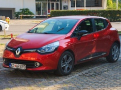 Bezwypadkowe, używane Renault Clio IV.  Przegląd krajowych egzemplarzy w najniższych cenach