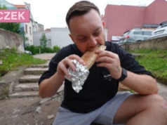 „Absolutnie nie przyjeżdżajcie do Olsztyna na kebab”. Znany youtuber, Książulo gorzko o miejscowych lokalach [WIDEO]