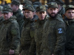 Walą drzwiami i oknami. 30 tys. Rosjan co miesiąc i 30 tys. Koreańczyków