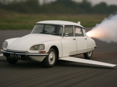 Czy stworzenie latającego Citroëna DS byłoby realne?