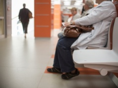 Prezydium NRL o decyzji minister zdrowia: samo zwiększenie liczby medyków nie rozwiąże problemu z kolejkami