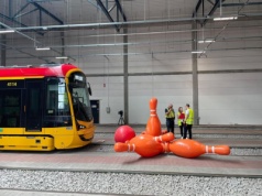 Australijczycy zachwycają się tramwajowymi zawodami w Warszawie. Polacy o nich nie wiedzą