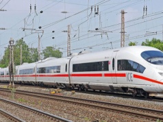 Atak siekierą w niemieckim pociągu. Cudzoziemiec ranił pasażerów