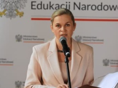 Nowacka odpowiada biskupom i TK: To rząd zdecyduje, ile będzie lekcji religii w szkołach