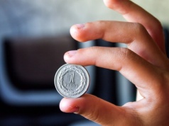 Kursy walut. Złoty odrabia straty do euro; mocniejszy dolar