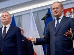 Pożar w Ząbkach. Premier zwołał 