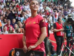Odrzuciła propozycje Playboy'a, na boisko wchodzi zawsze prawą nogą. Oto kapitanka Niemiec