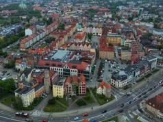 Policjanci z Jeleniej Góry podejrzani o przekazywanie tajnych informacji