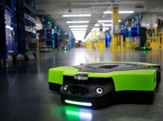 Amazon ma już milion pracowników-robotów. Ludzie muszą liczyć się z utratą miejsc pracy