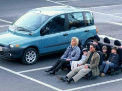 6-osobowy Fiat Multipla. Najdziwniejszy samochód marki jaki kiedykolwiek powstał