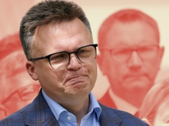 Nocne spotkanie Hołowni z PiS zaskoczyło nawet jego ludzi. 