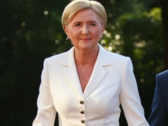 Potwierdziła doniesienia w sprawie Agaty Dudy. Tak zachowuje się zza zamkniętymi drzwiami pałacu