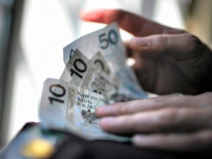 Renta wdowia ruszyła. O tyle wzrosły średnio świadczenia seniorów. ZUS podał dane