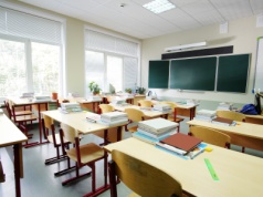 Edukacja 2024/2025: Mniej uczniów i nauczycieli, większe zróżnicowanie między miastem a wsią