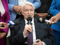 Witold Waszczykowski wyszedł ze szpitala i dziękuje za modlitwy. Pisze o "nieuchronnej kraksie"