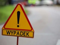 Wypadek z udziałem motocykla w gminie Ciechanowiec. Dwie osoby w szpitalu
