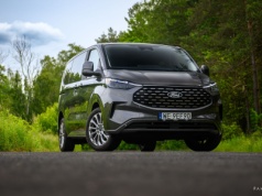 Sześćdziesiątka. Ford Tourneo Custom 2.0 EcoBlue AT8 – test