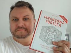 Przeczytałem finansową biblię milenialsów. Czy ciągle warto na nią wydać 100 zł?