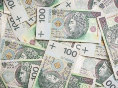 Aleksandrów Łódzki: katolicka szkoła mimo kilkumilionowego zadłużenia wypłaca pensje nauczycielom