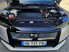 Jakie silniki ma DS N°8? 3 wersje SUV-a w tym jedna z napędem 4×4