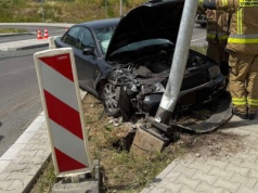 Kierowca zasłabł i uderzył w latarnię