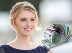 Mąż nie musi utrzymywać Kingi Dudy. Córka prezydenta zarabia więcej niż on