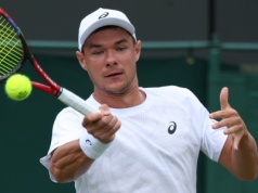 Wimbledon. Piękna historia Kamila Majchrzaka dobiegła końca, w poniedziałek gra Iga Świątek